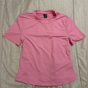 Pink fitted t-shirt
